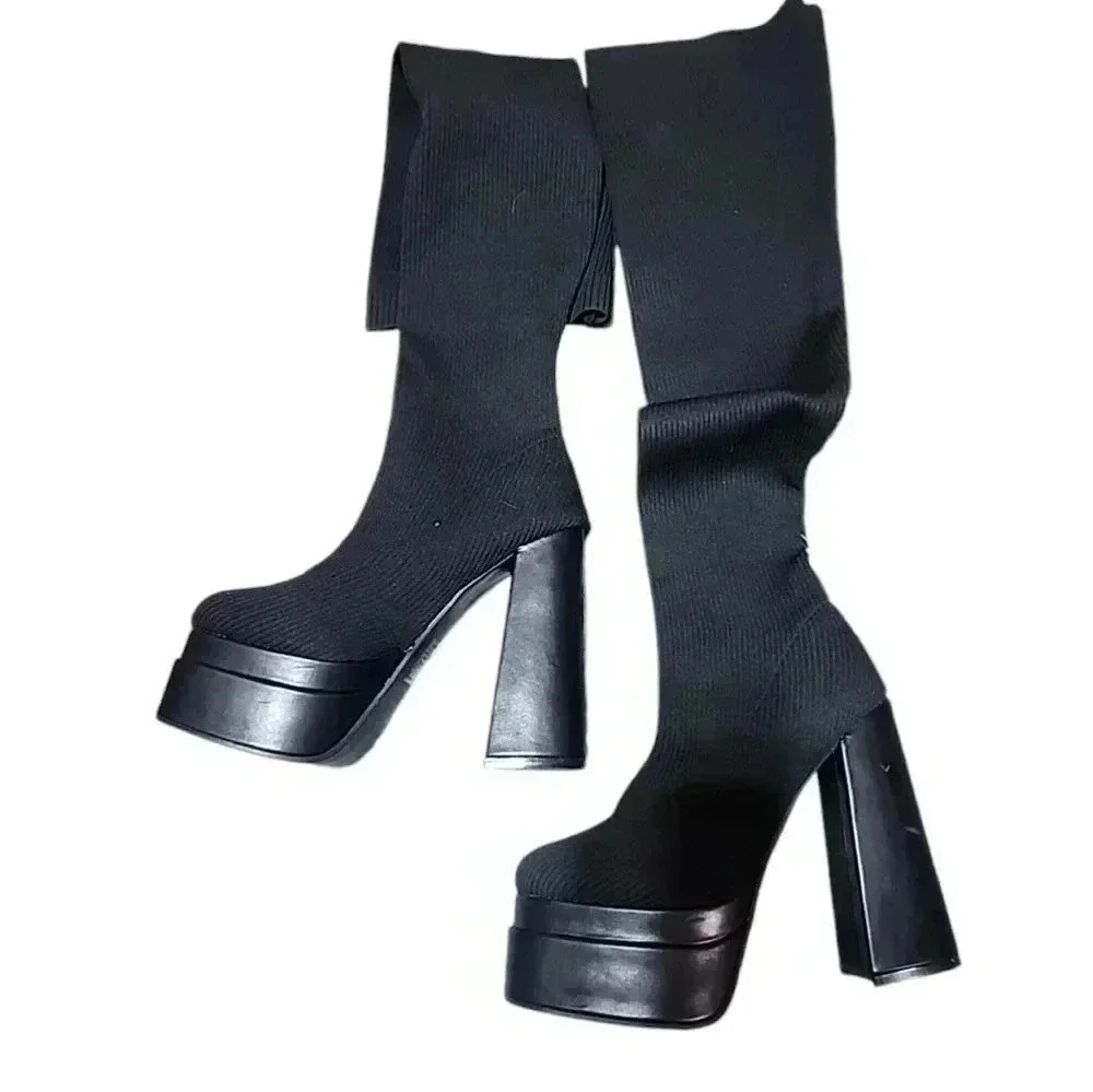 "Slay the Y2K Look with Givanna Bratz knee High Platform Sock Boots." Size 37 - Picture 2 of 10